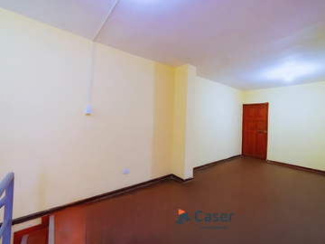 LOCAL COMERCIAL DE 4 PISOS EN VENTA-MESA REDONDA EN JR INAMBARI