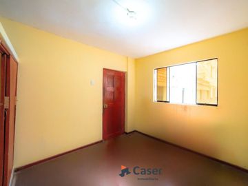 LOCAL COMERCIAL DE 4 PISOS EN VENTA-MESA REDONDA EN JR INAMBARI