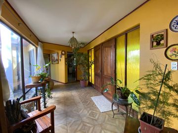 Se vende casa en Sector Residencial Jardin del Este en terreno de 3.300 M2 a pasos de calle Vicente Mendez comuna de Chillán