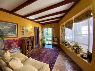 Se vende casa en Sector Residencial Jardin del Este en terreno de 3.300 M2 a pasos de calle Vicente Mendez comuna de Chillán
