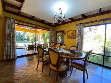 Se vende casa en Sector Residencial Jardin del Este en terreno de 3.300 M2 a pasos de calle Vicente Mendez comuna de Chillán