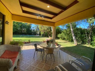 Se vende casa en Sector Residencial Jardin del Este en terreno de 3.300 M2 a pasos de calle Vicente Mendez comuna de Chillán