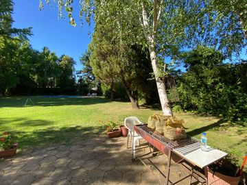 Se vende casa en Sector Residencial Jardin del Este en terreno de 3.300 M2 a pasos de calle Vicente Mendez comuna de Chillán