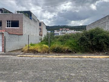 TERRENO EN VENTA URBANIZACIÓN MANANTIAL CONOCOTO