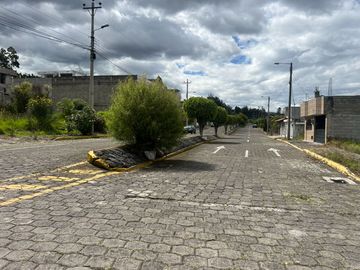 TERRENO EN VENTA URBANIZACIÓN MANANTIAL CONOCOTO