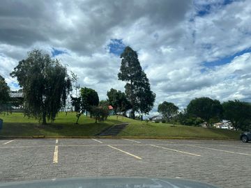 TERRENO EN VENTA URBANIZACIÓN MANANTIAL CONOCOTO