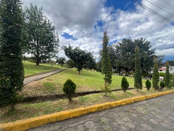 TERRENO EN VENTA URBANIZACIÓN MANANTIAL CONOCOTO