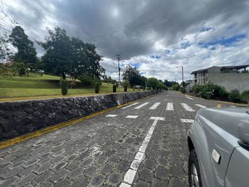 TERRENO EN VENTA URBANIZACIÓN MANANTIAL CONOCOTO