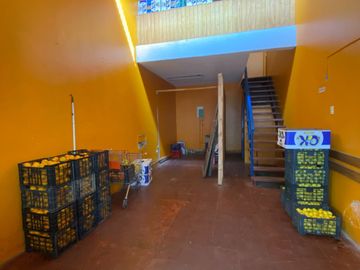 Se vende Local o Bodega comercial en pleno Terminal Rural La Merced a pasos del Mercado Municipal de la comuna de Chillán