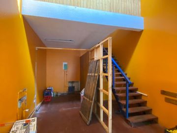 Se vende Local o Bodega comercial en pleno Terminal Rural La Merced a pasos del Mercado Municipal de la comuna de Chillán