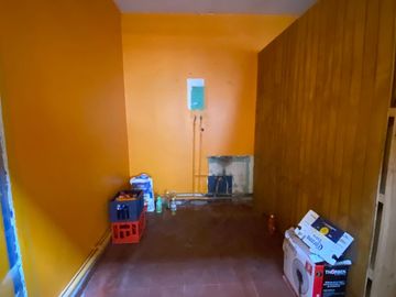 Se vende Local o Bodega comercial en pleno Terminal Rural La Merced a pasos del Mercado Municipal de la comuna de Chillán