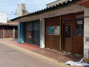 Se vende Local o Bodega comercial en pleno Terminal Rural La Merced a pasos del Mercado Municipal de la comuna de Chillán