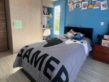 Hermosa casa en urbanización (Ricaurte) OPORTUNIDAD