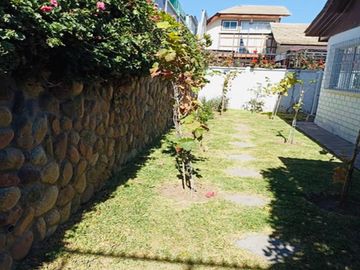 SE VENDE AMPLIA CASA DE 250 MTS2 3D/1B/2E, SECTOR CISTERNAS LA SERENA, COQUIMBO