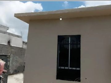 CASA EN VENTA 1 PLANTA, 2 RECÁMARAS, ESTACIONAMIENTO, MUY CERCA DE SOIANA SAN ROQUE