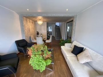 LINDO DEPARTAMENTO DÚPLEX EN LINDA ZONA DE  CASUARINAS SUR