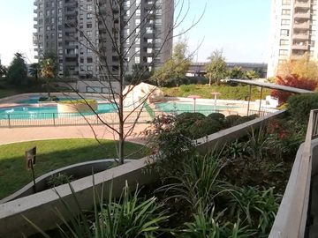 DEPARTAMENTO, MACUL CON VESPUCIO, 2 DORMITORIOS, 2 BAÑOS, TERRAZA, ESTACIONAMIENTO, BODEGA, PISCINAS, JARDINES, AZOTEA CON QUINCHO, METRO