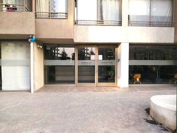 DEPARTAMENTO, MACUL CON VESPUCIO, 2 DORMITORIOS, 2 BAÑOS, TERRAZA, ESTACIONAMIENTO, BODEGA, PISCINAS, JARDINES, AZOTEA CON QUINCHO, METRO