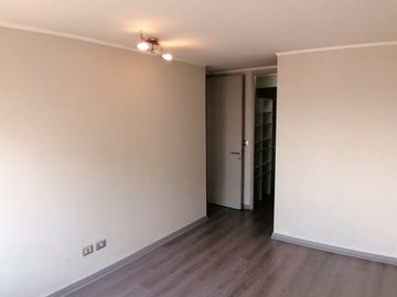 DEPARTAMENTO, MACUL CON VESPUCIO, 2 DORMITORIOS, 2 BAÑOS, TERRAZA, ESTACIONAMIENTO, BODEGA, PISCINAS, JARDINES, AZOTEA CON QUINCHO, METRO