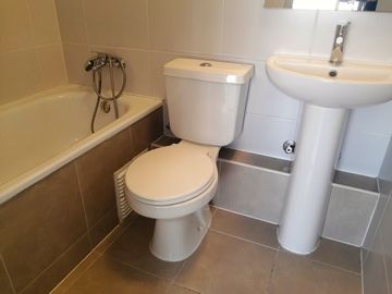 DEPARTAMENTO, MACUL CON VESPUCIO, 2 DORMITORIOS, 2 BAÑOS, TERRAZA, ESTACIONAMIENTO, BODEGA, PISCINAS, JARDINES, AZOTEA CON QUINCHO, METRO