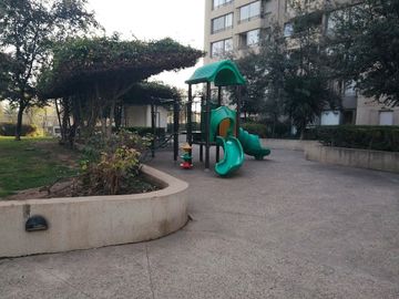 DEPARTAMENTO, MACUL CON VESPUCIO, 2 DORMITORIOS, 2 BAÑOS, TERRAZA, ESTACIONAMIENTO, BODEGA, PISCINAS, JARDINES, AZOTEA CON QUINCHO, METRO
