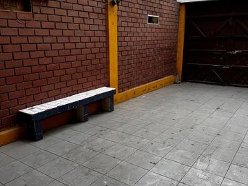 VENTA DE CASA COMO TERRENO (OPORTUNIDAD) LA PERLA ALTA.
