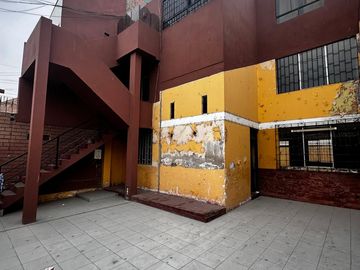 VENTA DE CASA COMO TERRENO (OPORTUNIDAD) LA PERLA ALTA.