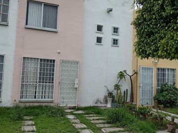 Casa CERCA de plaza PATIO SENDERO QRO