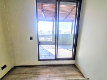 Amplio Dúplex 3d/2b Con Estacionamiento En Departamental