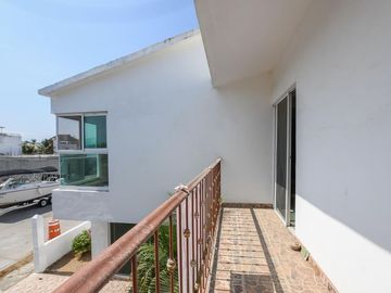 Casa en Venta | 3 Niveles | Flamingos Nuevo Vallarta