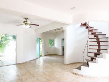Casa en Venta | 3 Niveles | Flamingos Nuevo Vallarta