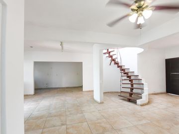 Casa en Venta | 3 Niveles | Flamingos Nuevo Vallarta