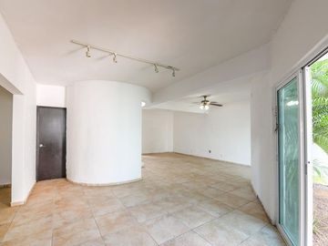 Casa en Venta | 3 Niveles | Flamingos Nuevo Vallarta