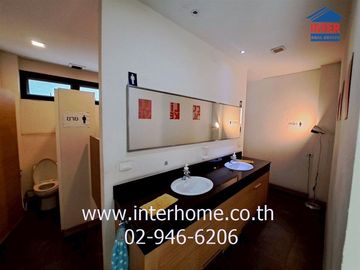 2-storey office building, 186.6 sq.w., office building near iHave CPU Ram Intra, Ram Intra Road, Phahon Yothin Road, Bang Khen District, Bangkok