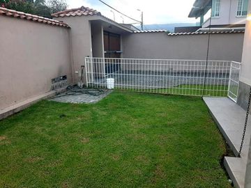 CASA EN VENTA 4 DORMITORIOS URB. SAN JOSÉ DEL VALLE CONOCOTO
