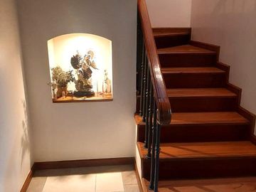 CASA EN VENTA 4 DORMITORIOS URB. SAN JOSÉ DEL VALLE CONOCOTO
