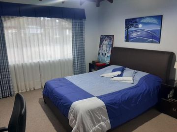 CASA EN VENTA 4 DORMITORIOS URB. SAN JOSÉ DEL VALLE CONOCOTO