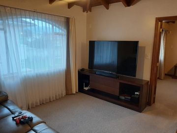 CASA EN VENTA 4 DORMITORIOS URB. SAN JOSÉ DEL VALLE CONOCOTO