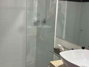VENDO EXCELENTE APTO EN CRISTALES