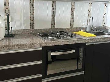 VENDO EXCELENTE APTO EN CRISTALES