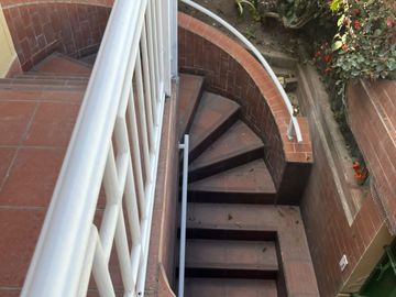 CASA EN VENTA, 3 PISOS, 7 HABITACIONES, CARCELEN-CARRETAS