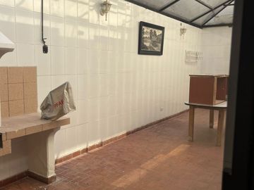 CASA EN VENTA, 3 PISOS, 7 HABITACIONES, CARCELEN-CARRETAS