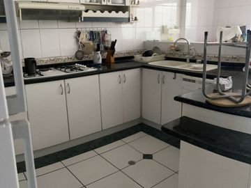 CASA EN VENTA, 3 PISOS, 7 HABITACIONES, CARCELEN-CARRETAS