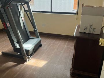 CASA EN VENTA, 3 PISOS, 7 HABITACIONES, CARCELEN-CARRETAS