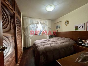 ID: 1143673 Ocasion! Vendo Dpto 96M2 2Do Piso Vista Externa De 3 Dorms + 1 Cochera+ 1 Deposito - Chorrillos