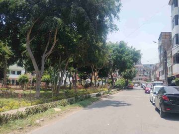 SE VENDE CASA EN EL DISTRITO DE SAN JUAN DE LURIGANCHO