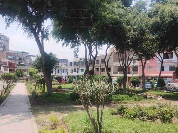SE VENDE CASA EN SAN JUAN DE LURIGANCHO