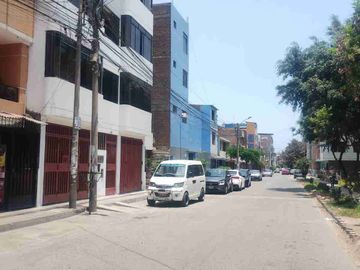 SE VENDE CASA EN SAN JUAN DE LURIGANCHO