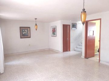 Ciudad Satélite, Casa en Venta para Remodelar, Circuito Cronistas.