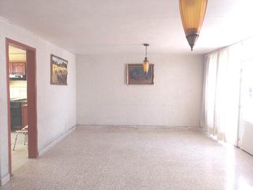 Ciudad Satélite, Casa en Venta para Remodelar, Circuito Cronistas.